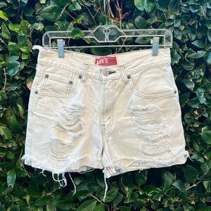 Levi’s Relaxed Fit 550 Jean Short White Contrast Stitching Size 28